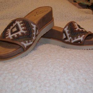 Natural Soul sandals